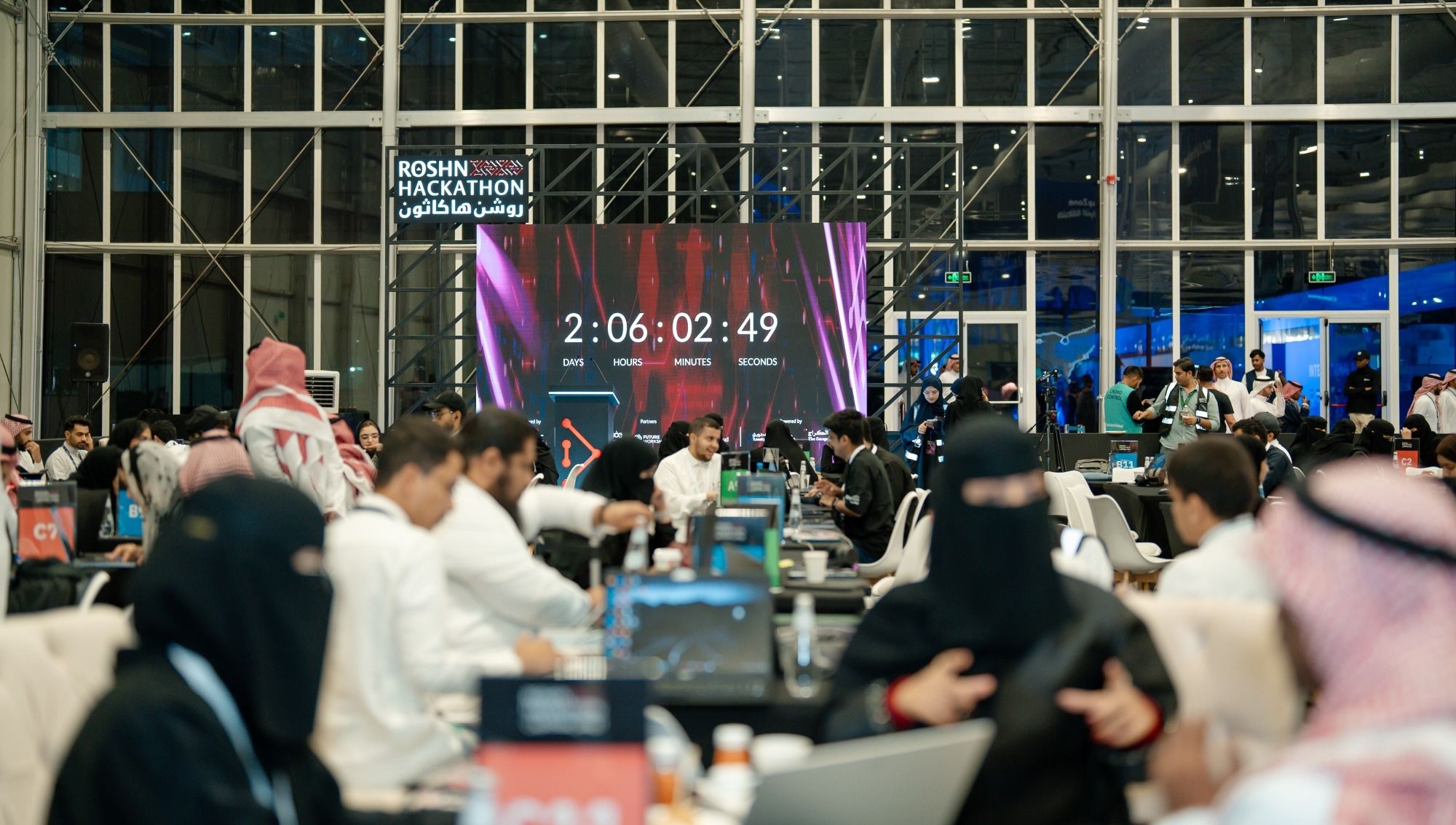 Business buildings at Meraastrust Front